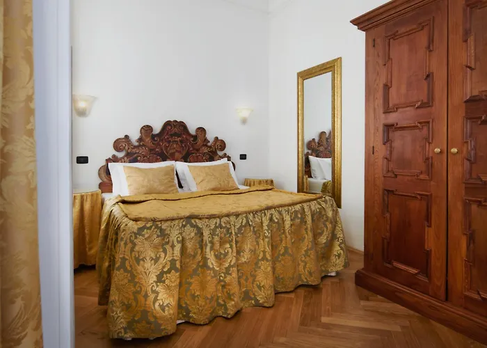 Charles Bridge Palace Prag